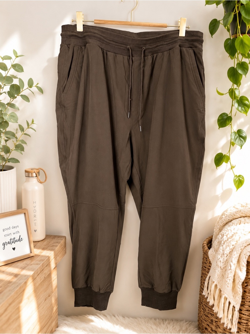 Old Navy Women's StretchTech Brown Drawstring Jogger Pants